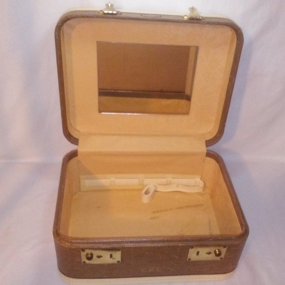 Train Travel Case:  Vintage Strat-O-Way Luxury Luggage.  Seattle - Picture 2 of 12